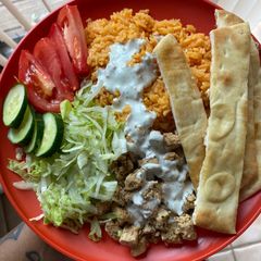 Vegetarian Halal Cart-Style Chick’n and Rice 𝓥𝓖 (𝙿𝚕𝚊𝚗𝚝 𝙱𝚊𝚜𝚎𝚍 𝙼𝚊𝚖𝚊𝚜🌿) A picture of Vegetarian Halal Cart-Style Chick’n and Rice 𝓥𝓖 (𝙿𝚕𝚊𝚗𝚝 𝙱𝚊𝚜𝚎𝚍 𝙼𝚊𝚖𝚊𝚜🌿).