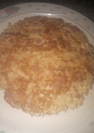 A picture of Indomie pizza.