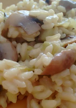 Foto principal de Risotto de puerros y champiñones con original caldo de verduras cocido en Agua de Mar