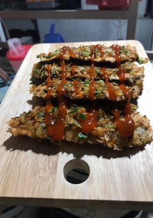 Hình của món Bánh mì nướng ruốc (phiên bản bánh mì dư nên đem ra nướng ^^).