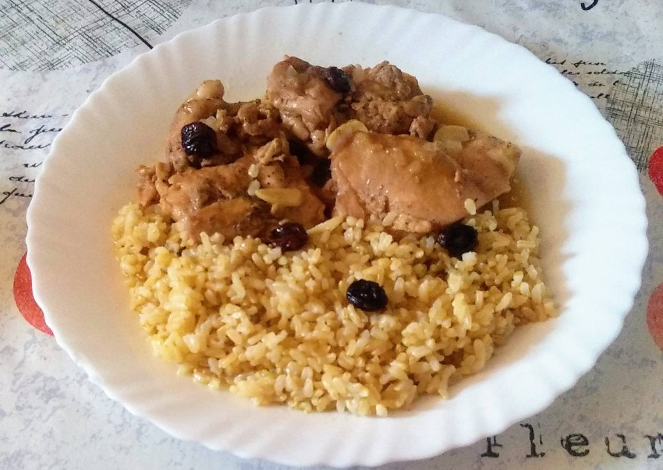Pollo al vermut con pasas