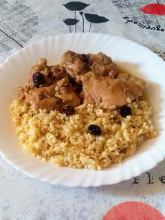 Una foto de Pollo al vermut con pasas
