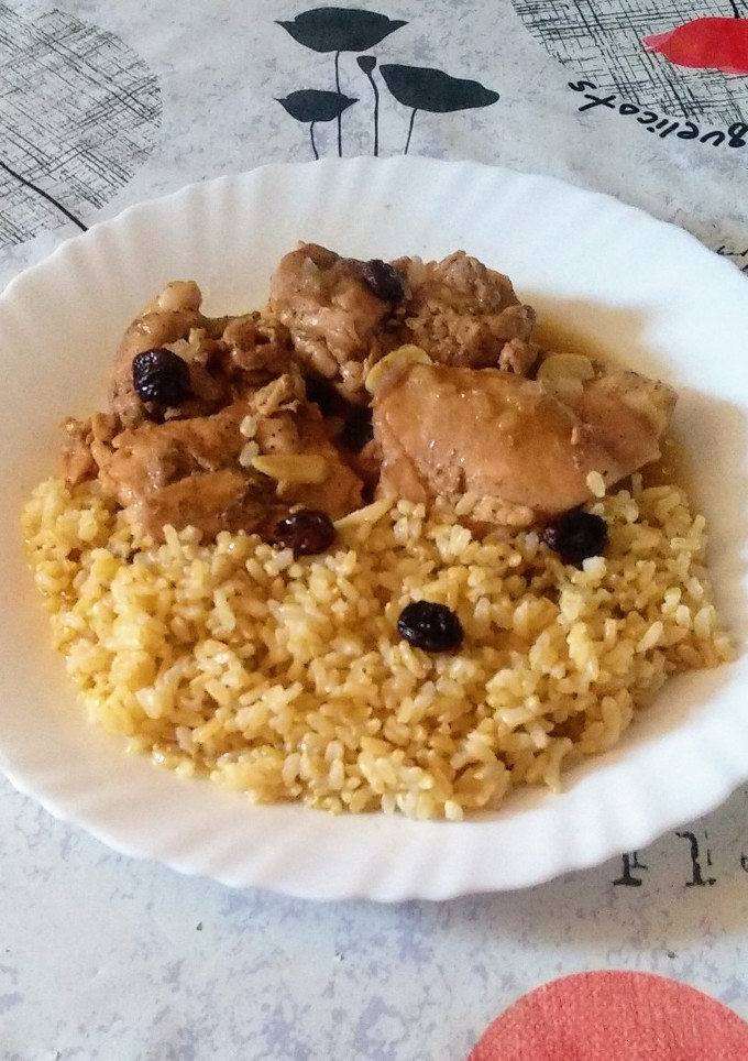 Una foto de Pollo al vermut con pasas
