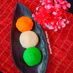 A picture of Tricolor Idli.