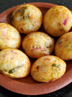 ரவா பணியாரம் செய்முறை முக்கிய புகைப்படம்