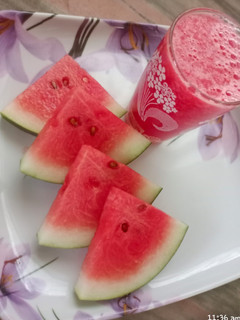તરબુચ જ્યુસ (Watermelon Juice Recipe In Gujarati) રેસીપી મુખ્ય ફોટો