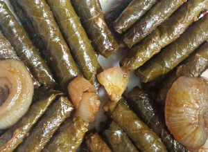 صورة لوصفة ورق عنب مع البندورة و دبس الرمان طعم عنجد خياااااااال☺☺😋😋😋😋