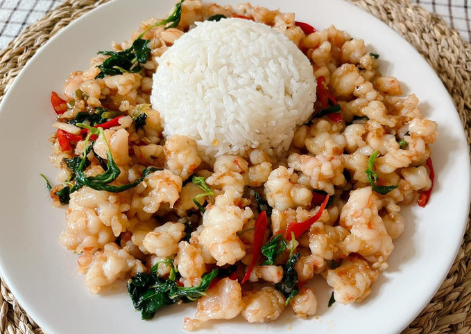 ไก่ผัดกระเทียม (Gai Pad Kratiem - Chicken Fried with Garlic)