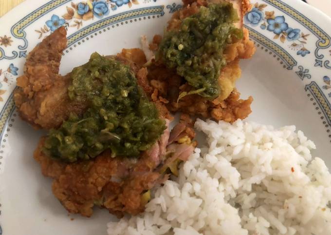 Ayam geprek crispy sambel ijo