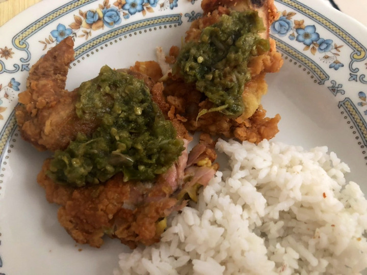 Resep Ayam geprek crispy sambel ijo yang Lezat Sekali