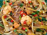 "Kwetiau Goreng Telur Asin"