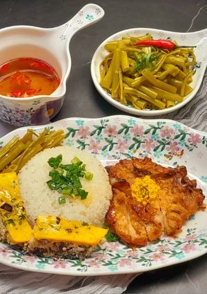 Com Tam Suon Cha (Vietnamese Broken Rice With Grilled Pork Chop And Egg ...