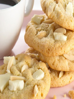 A picture of White Chocolate-Almond Cookies.