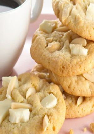 A picture of White Chocolate-Almond Cookies.