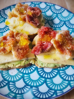 Foto principal de Tostada salada de higos