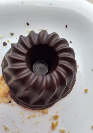 Foto di Ciambelline al cioccolato croccante con gelatina di lamponi