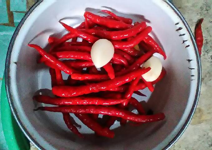 Langkah Mudah untuk Membuat Cabe awet di dalam atau luar kulkas, Lezat Sekali