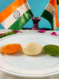 तिरंगी वेज इडली (tirangi veg idli recipe in Hindi) रेसिपी मुख्य फोटो