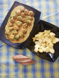 Una foto de Albóndigas en salsa de almendras