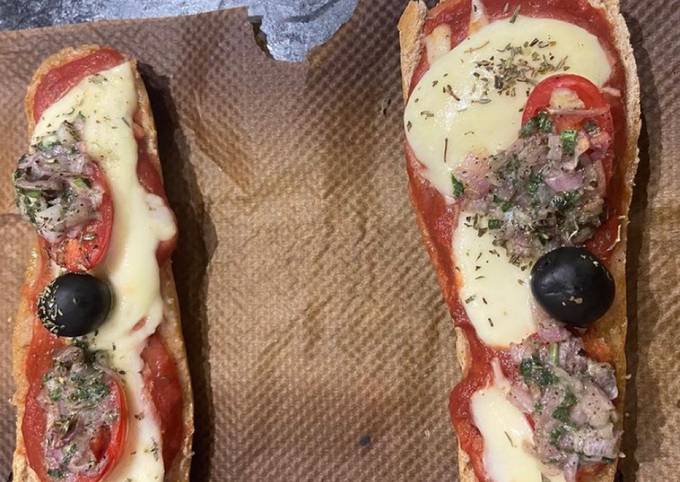 Une pizza sur baguette