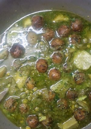 A picture of Green undhiyu.