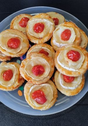 Une photo de Feuilletés au chèvre et tomates 🍅🐐