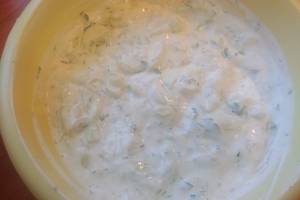 Tzatziki jellegű uborkasaláta- Ori módra recept foto