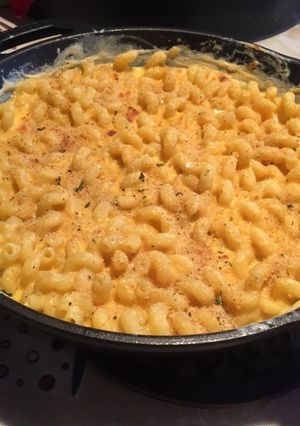 A picture of Cast Iron Skillet Mac N Cheese.