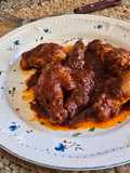 Alitas de pollo en salsa de tomate