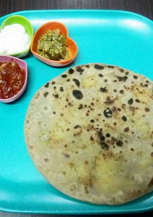A picture of Aloo paratha.