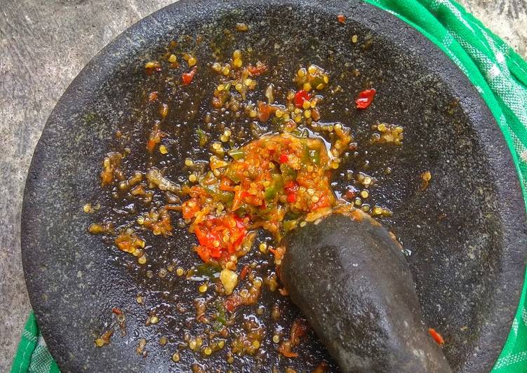 Bagaimana Membuat Sambel korek, Enak Banget