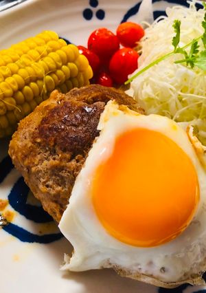 A picture of Cheese Hamburg Steak.