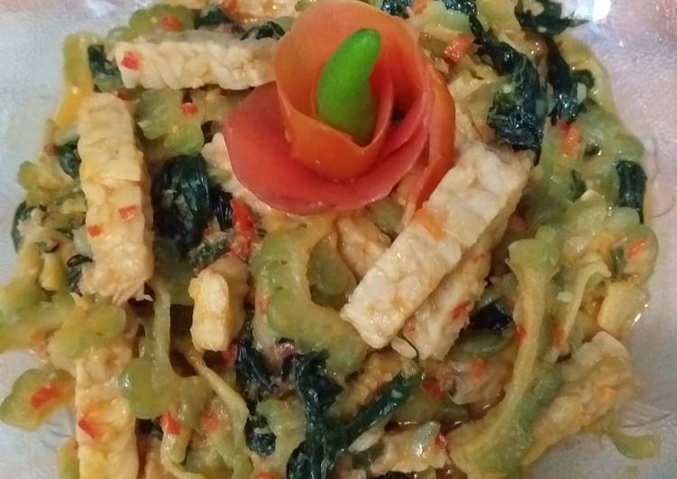Tumis DPT (Daun Pepaya Jepang Pare Tempe)