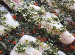 Una foto de Pescado al horno con espinaca. Todo hecho con congelados