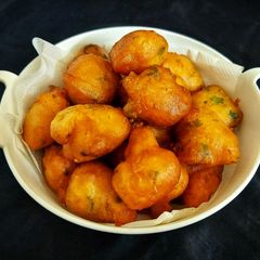 A picture of Rice Vada.