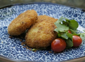 Una foto de Croquetas de papa y carne picada (Korokke・コロッケ)