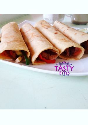 A picture of Chicken shawarma.