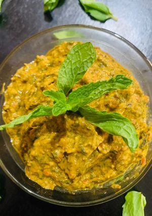 A picture of Pudina tomato chutney (Mint & Tomato).