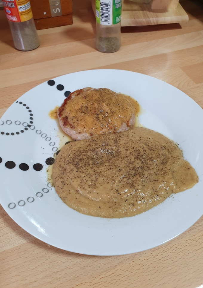 Una foto de Puré de lenteja y hamburguesas a las finas hierbas