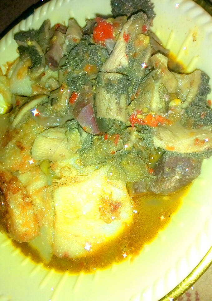 A picture of Yam with soup.
