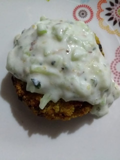 Una foto de Salsa yogurt y Pepino
