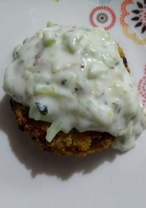 Una foto de Salsa yogurt y Pepino
