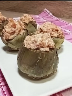 Una foto de Alcachofas rellenas de atún al microondas en 7 minutos