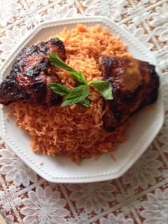 صورة لوصفة رز احمر مع الدجاج