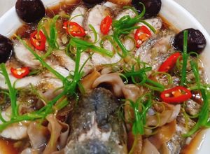 Hình của món Cá hấp nấm.