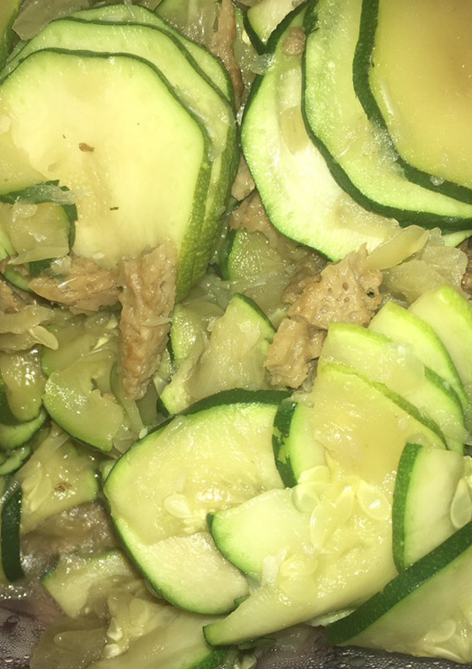 Una foto de Recetas de tupper #2 calabacín encebollado