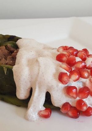 Una foto de Chiles en nogada