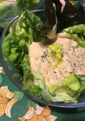 Une photo de Cocktail de crevettes, laitue rougette et aneth