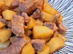Foto resep Tumis kentang daging sederhana untuk bekal anak