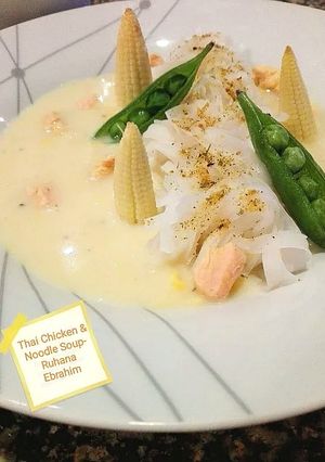 A picture of Thai Chicken Noodle Soup.
